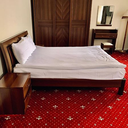 Dostyq Kokshetau Hotel Buitenkant foto