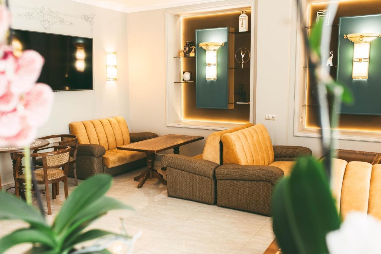 Dostyq Kokshetau Hotel Buitenkant foto