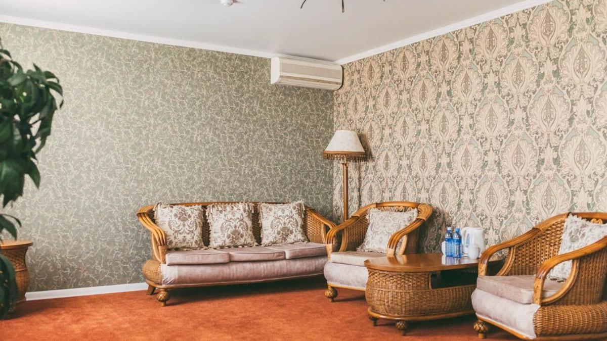 Dostyq Kokshetau Hotel Buitenkant foto