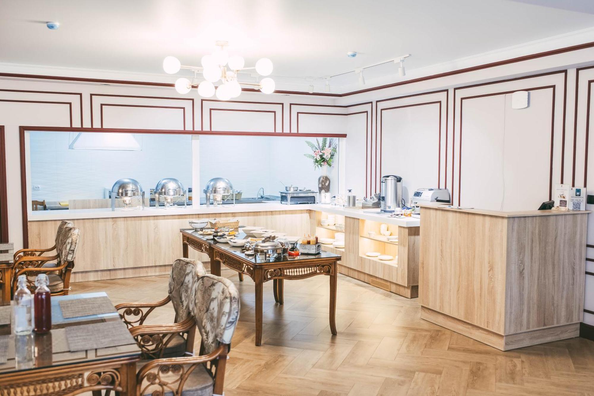 Dostyq Kokshetau Hotel Buitenkant foto