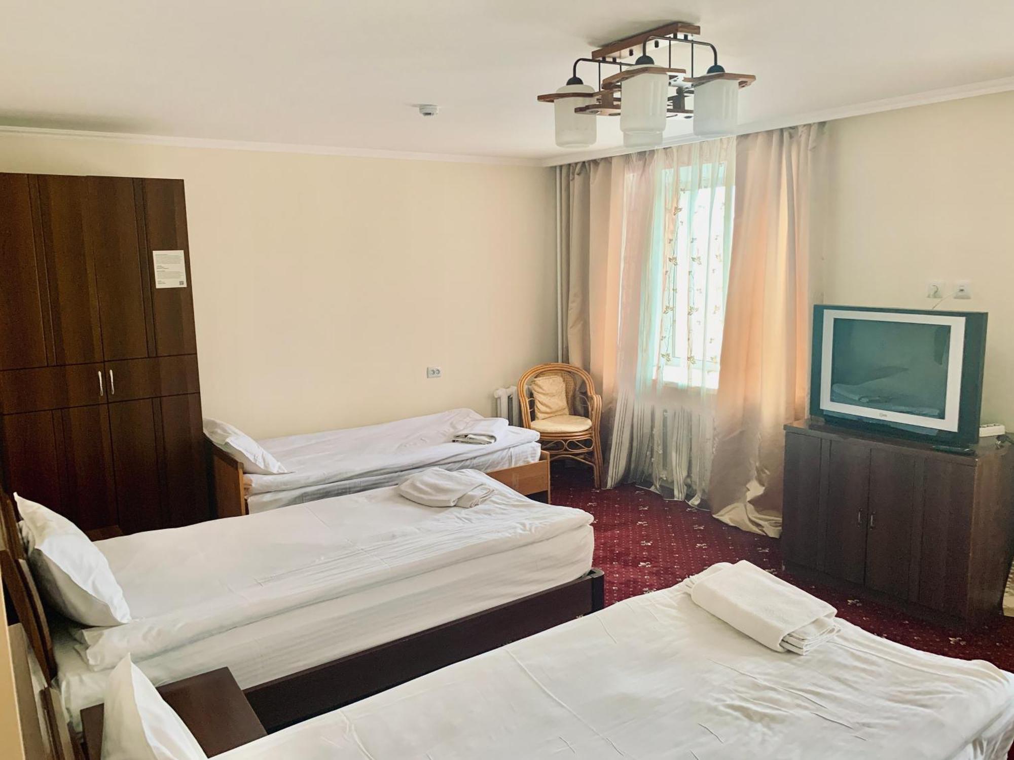 Dostyq Kokshetau Hotel Buitenkant foto